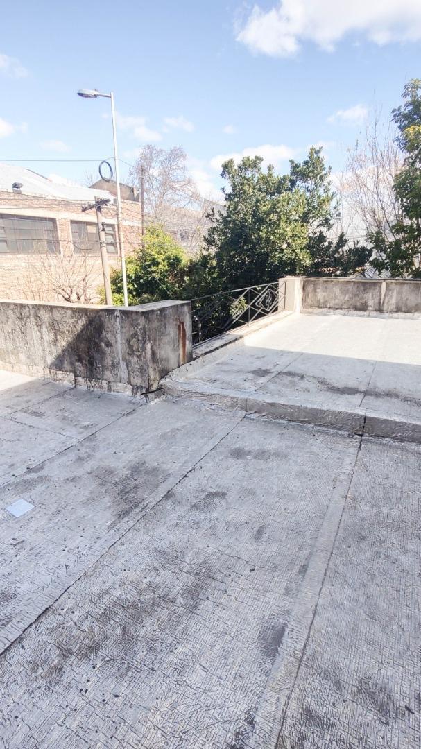 Casa Americana De 5 Ambientes Con Cochera