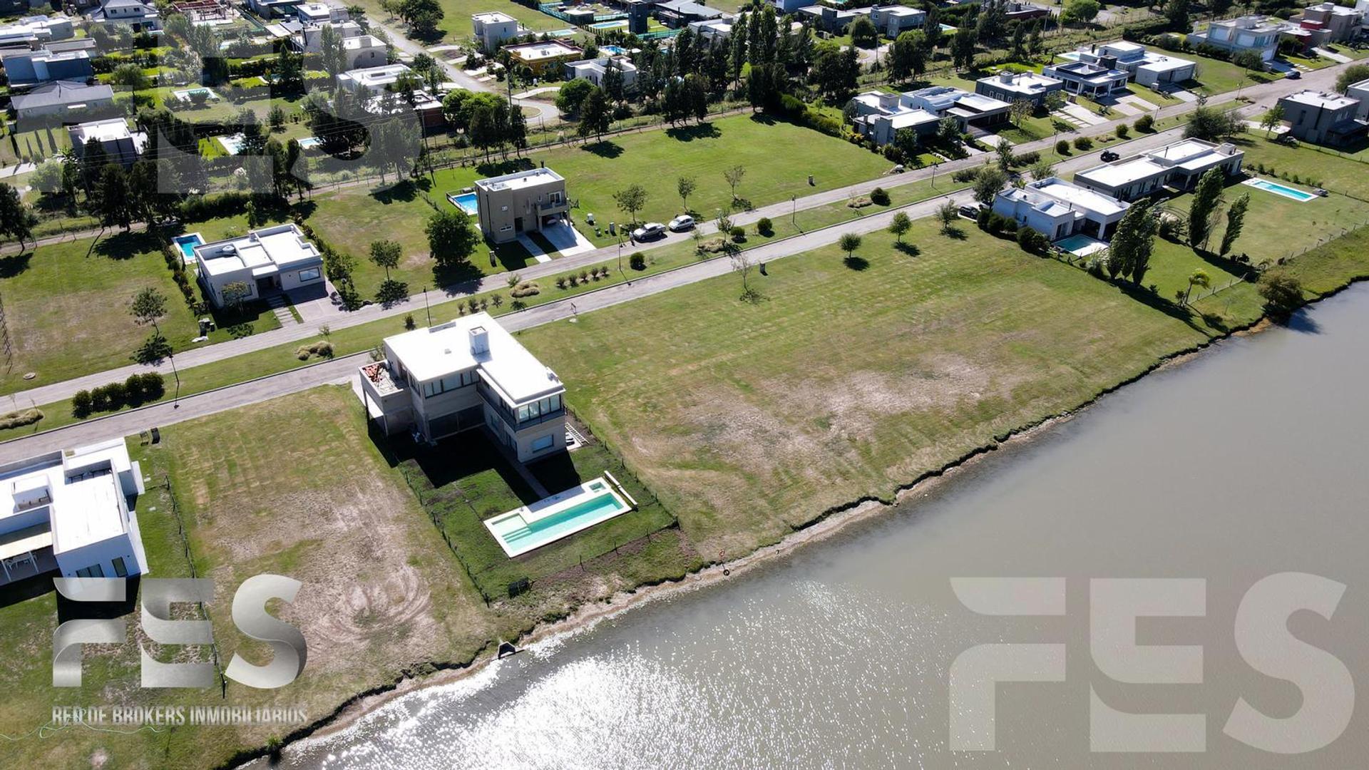 Venta Lote terreno a Laguna en Barrio San Lucas Cdor Canning San Vicente