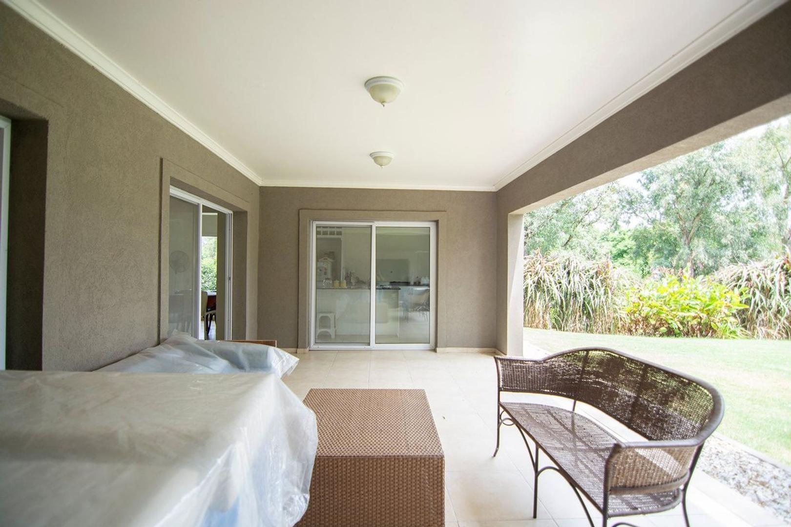 Casa 4 ambientes con 3 baños