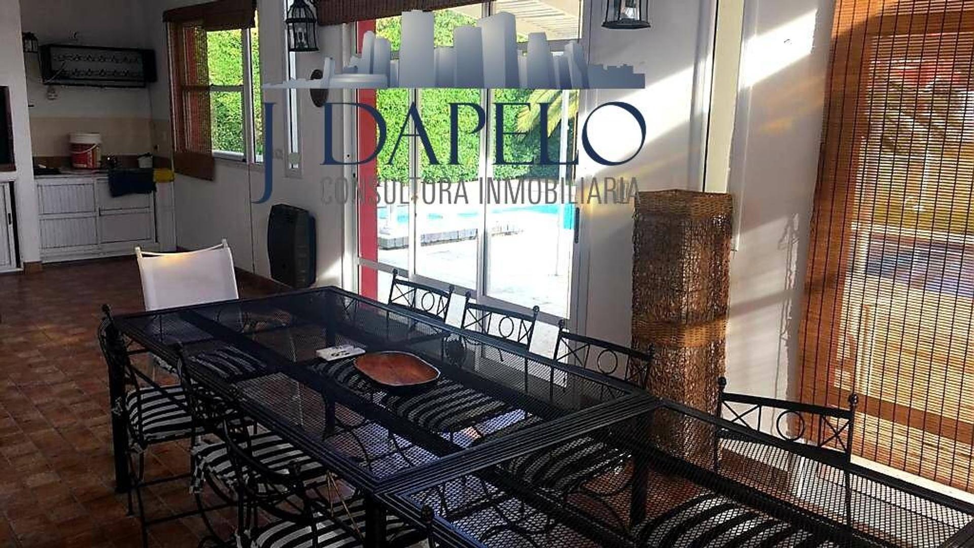 Casa 5 ambientes con 3 baños