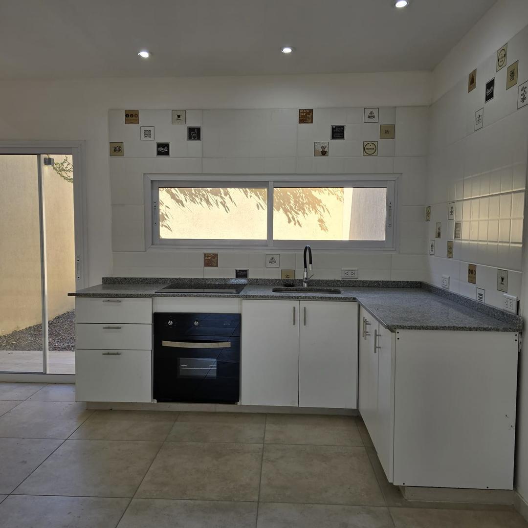 Casa 3 ambientes con 3 baños