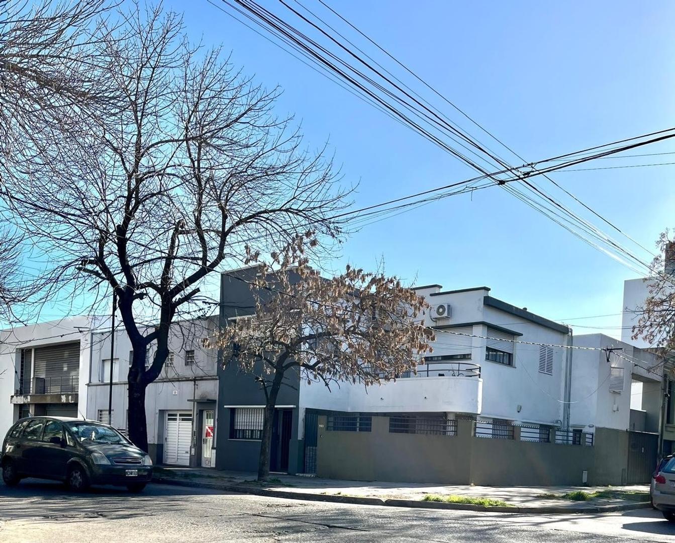 Importante casa en plata baja