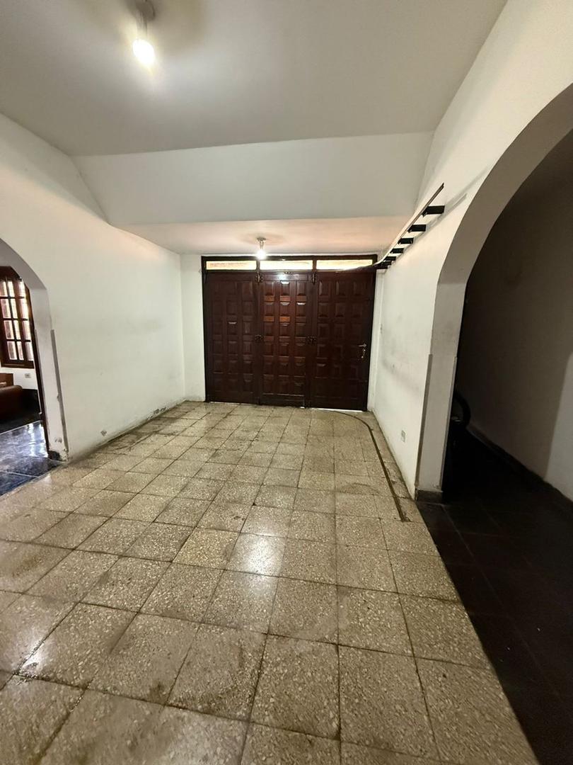 CASA 4 AMBIENTES EN VENTA LANUS ESTE CON JARDIN