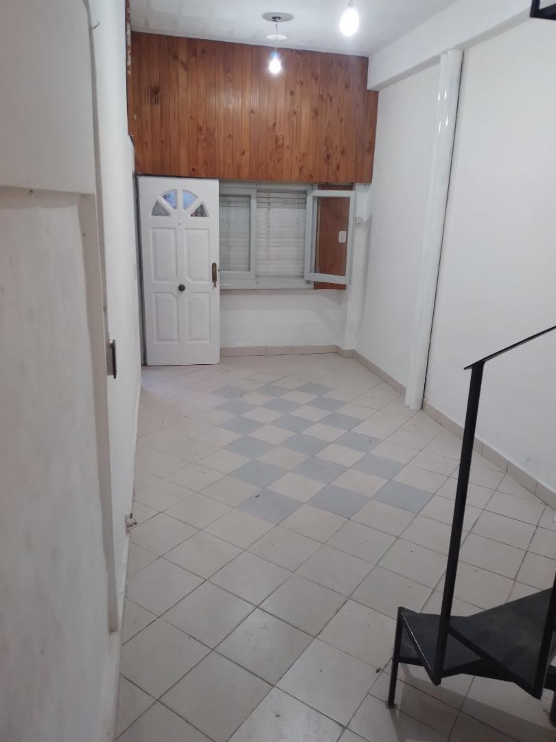 Depto Tipo Casa en Alquiler de 3 ambientes