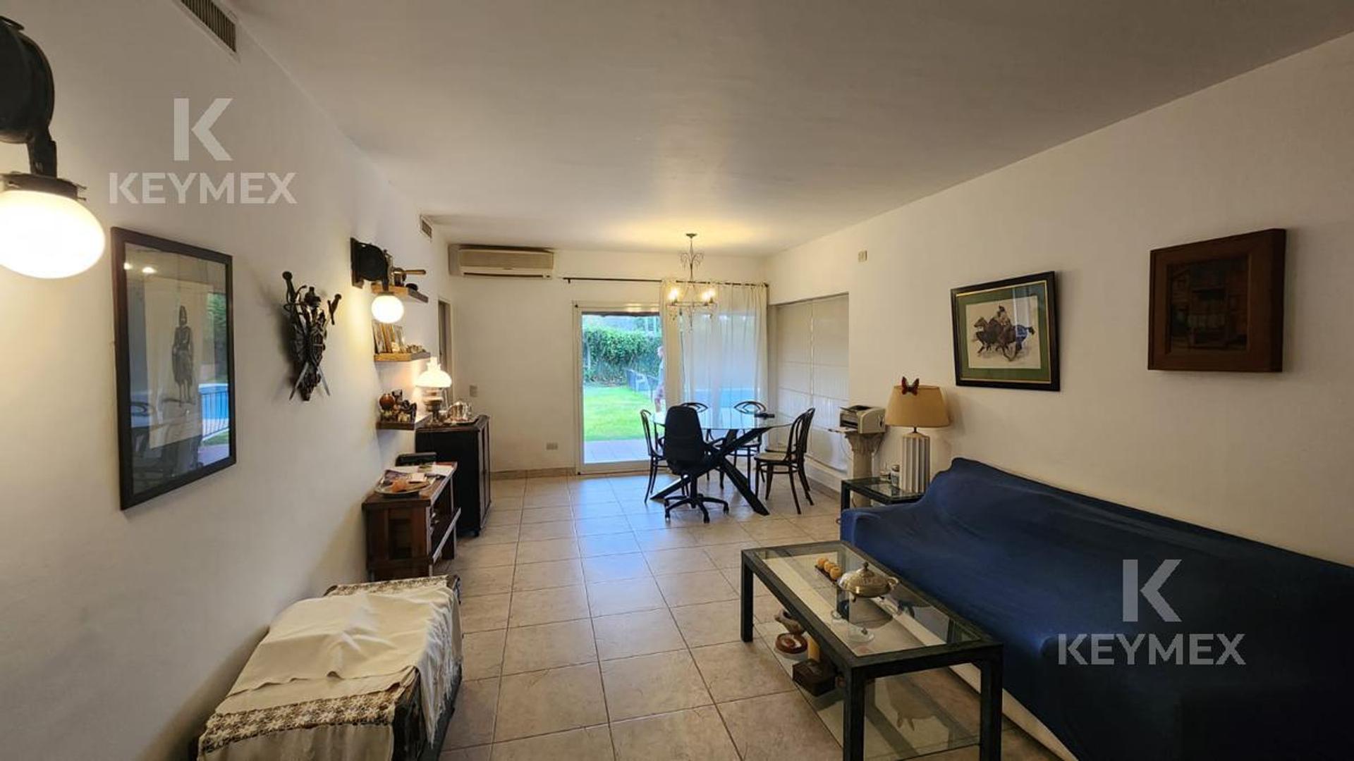 Casa 6 ambientes con 4 baños