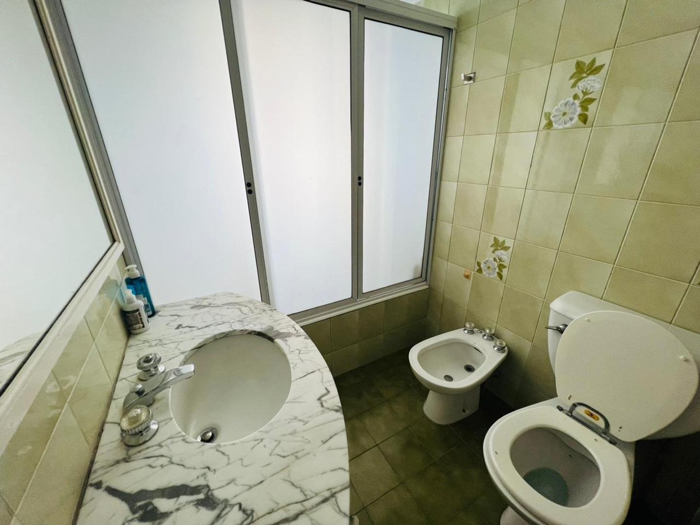 Departamento 4 ambientes con 4 baños