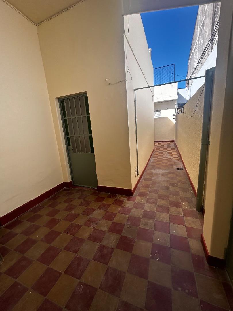 2 amb P Baja  amplios con comedor diario y cocina indepte  p