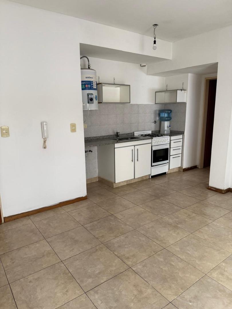 Departamento en Alquiler en Moron Sur, $ 450.000