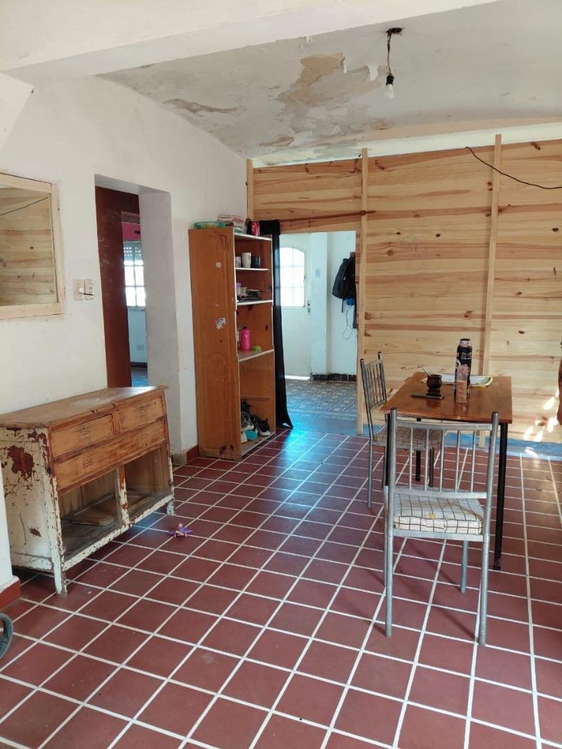 Casa 3 ambientes con 1 baño
