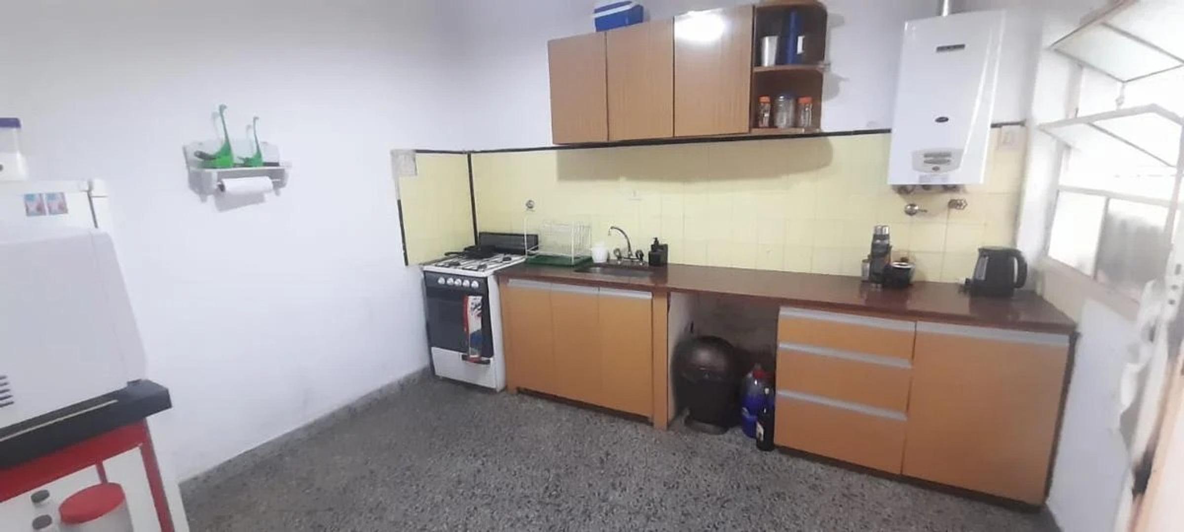 Av Raúl Alfonsin 1035 , Piso PB