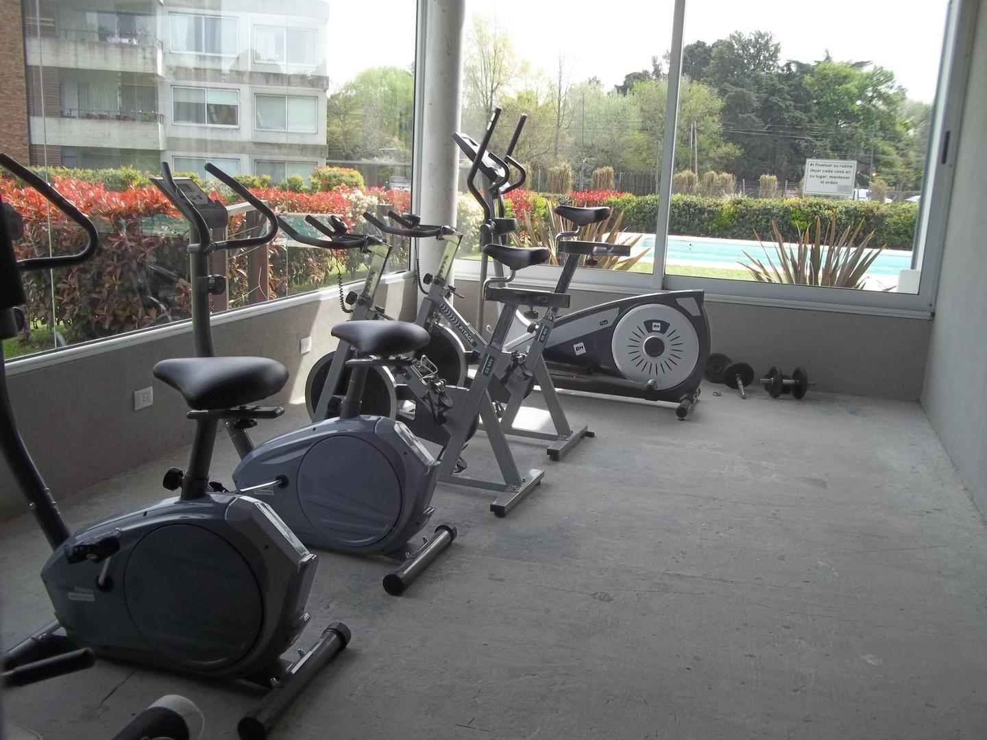 Avda Benavidez 701 , Piso 2