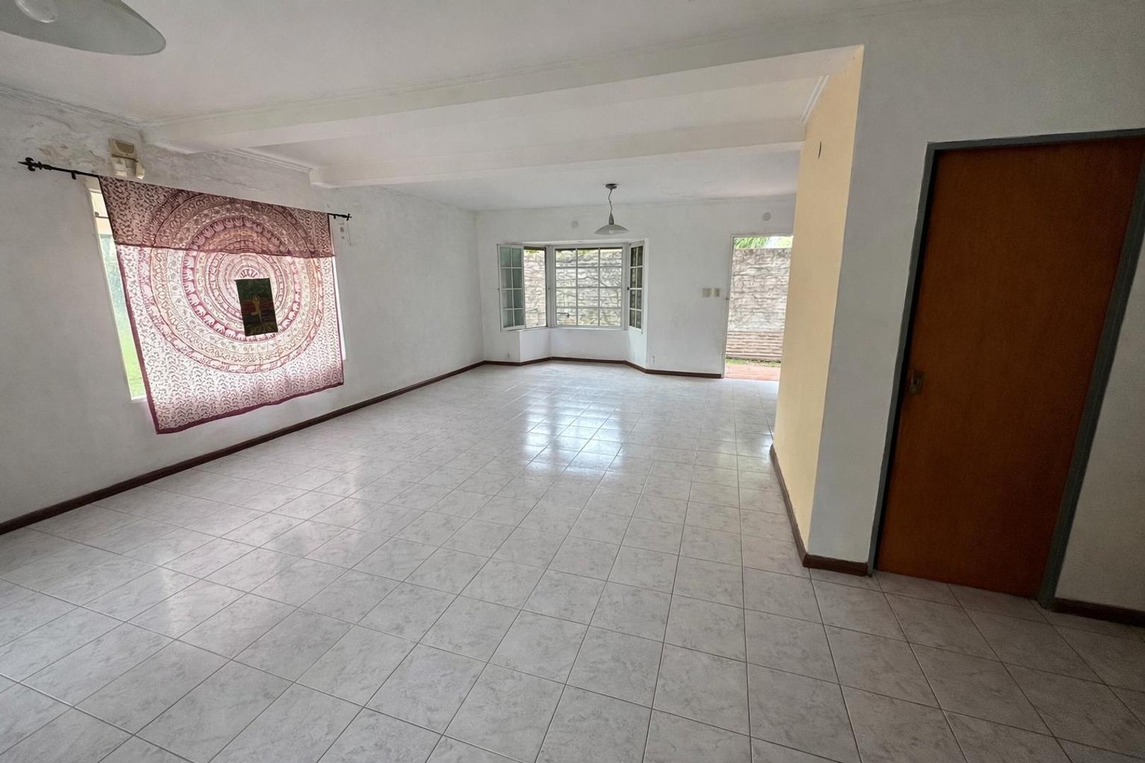 Casa en Venta en Granadero Baigorria, USD 155.000
