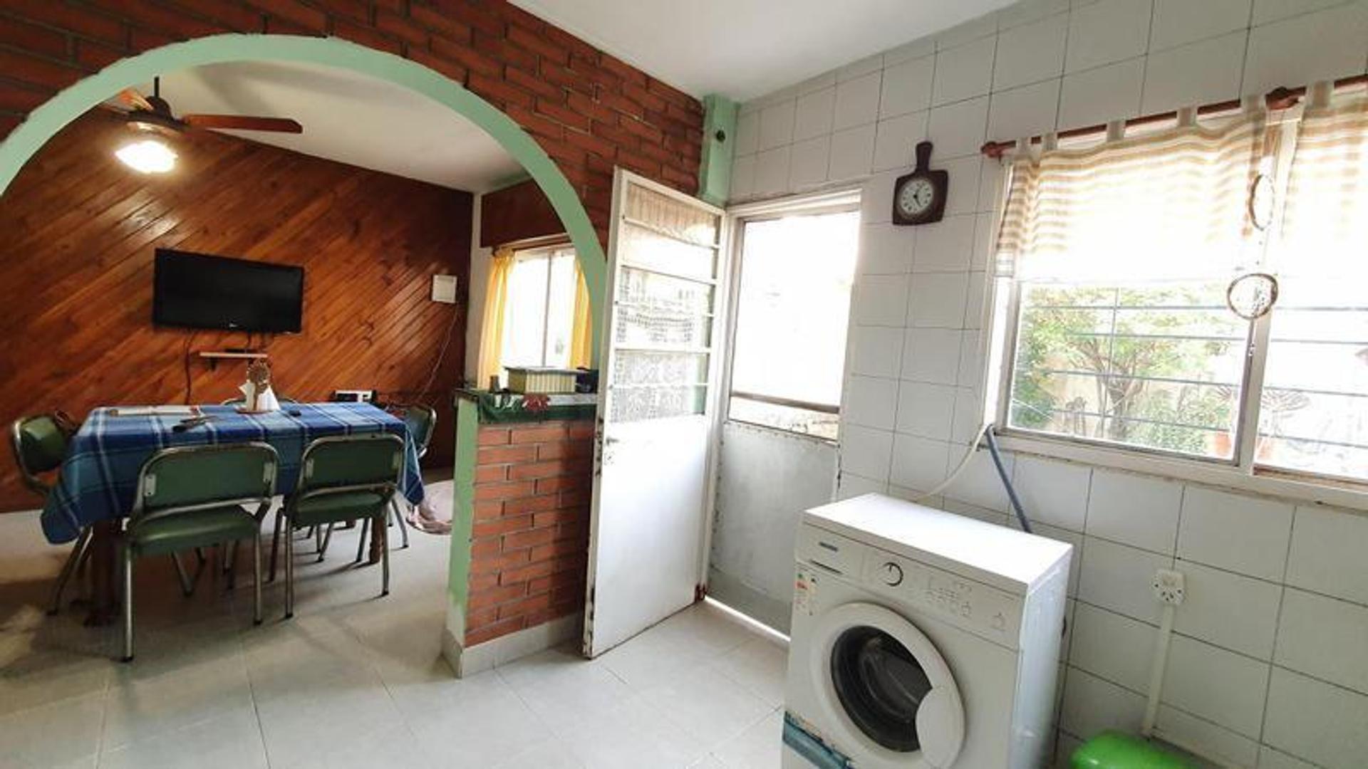 Depto Tipo Casa 4 ambientes con 2 baños