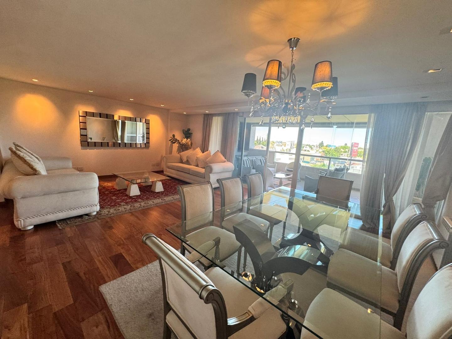 Departamento en Alquiler de 3 dormitorios