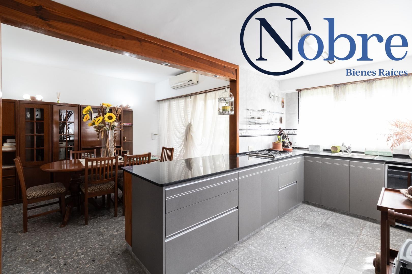 Venta importante Casa 10 ambientes en Adrogué, Zona Sur.