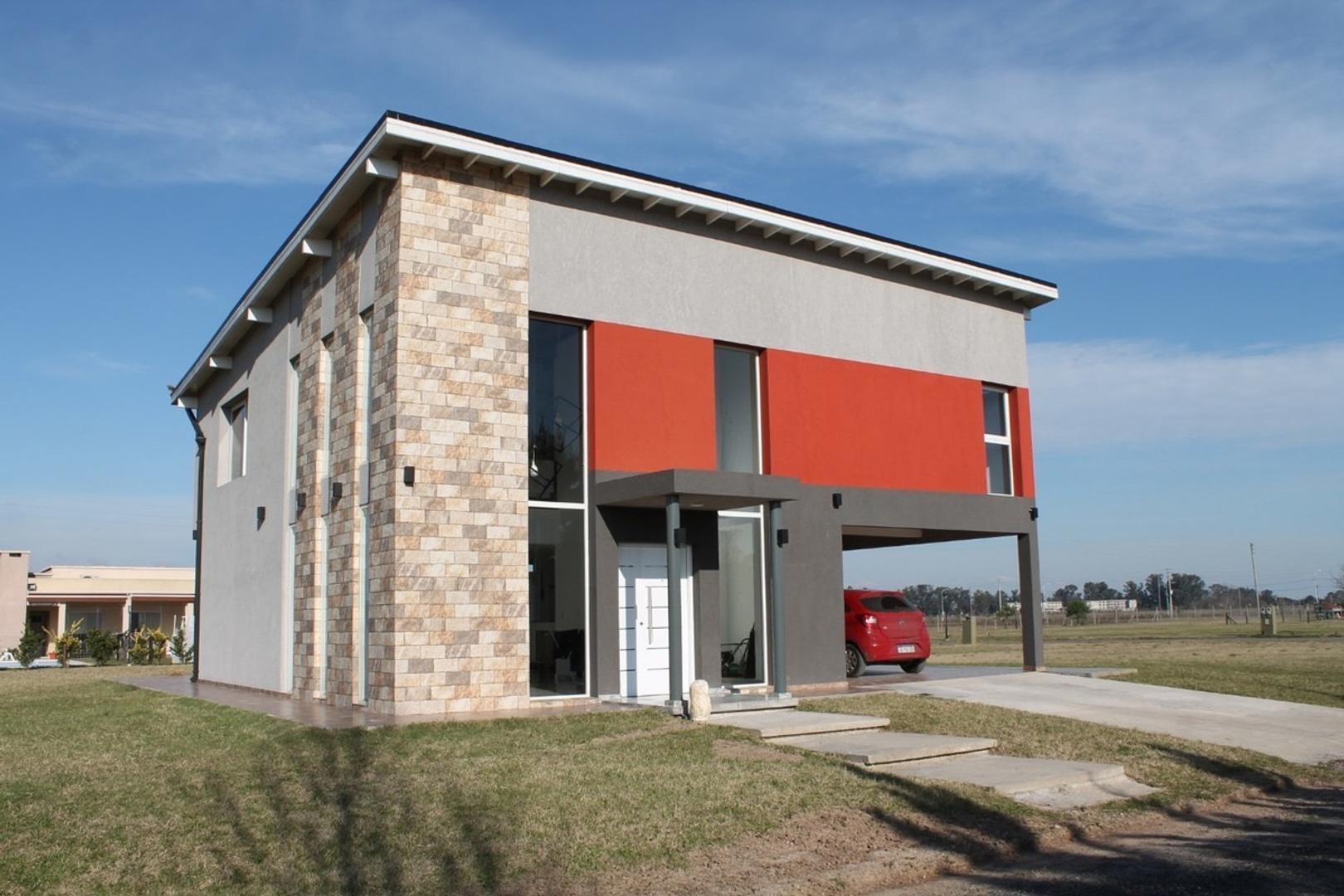 CASA EN VENTA 5 AMB. A ESTRENAR BARRIO SANTO DOMINGO