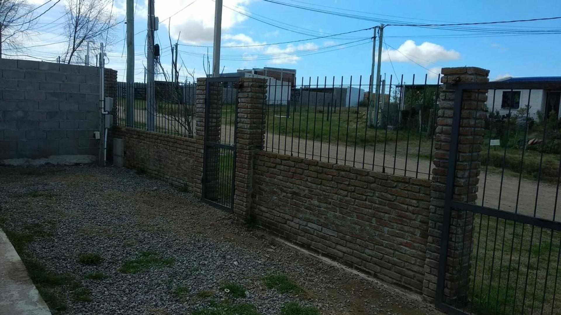 Dos Casas en Venta en El General Ideal para Renta