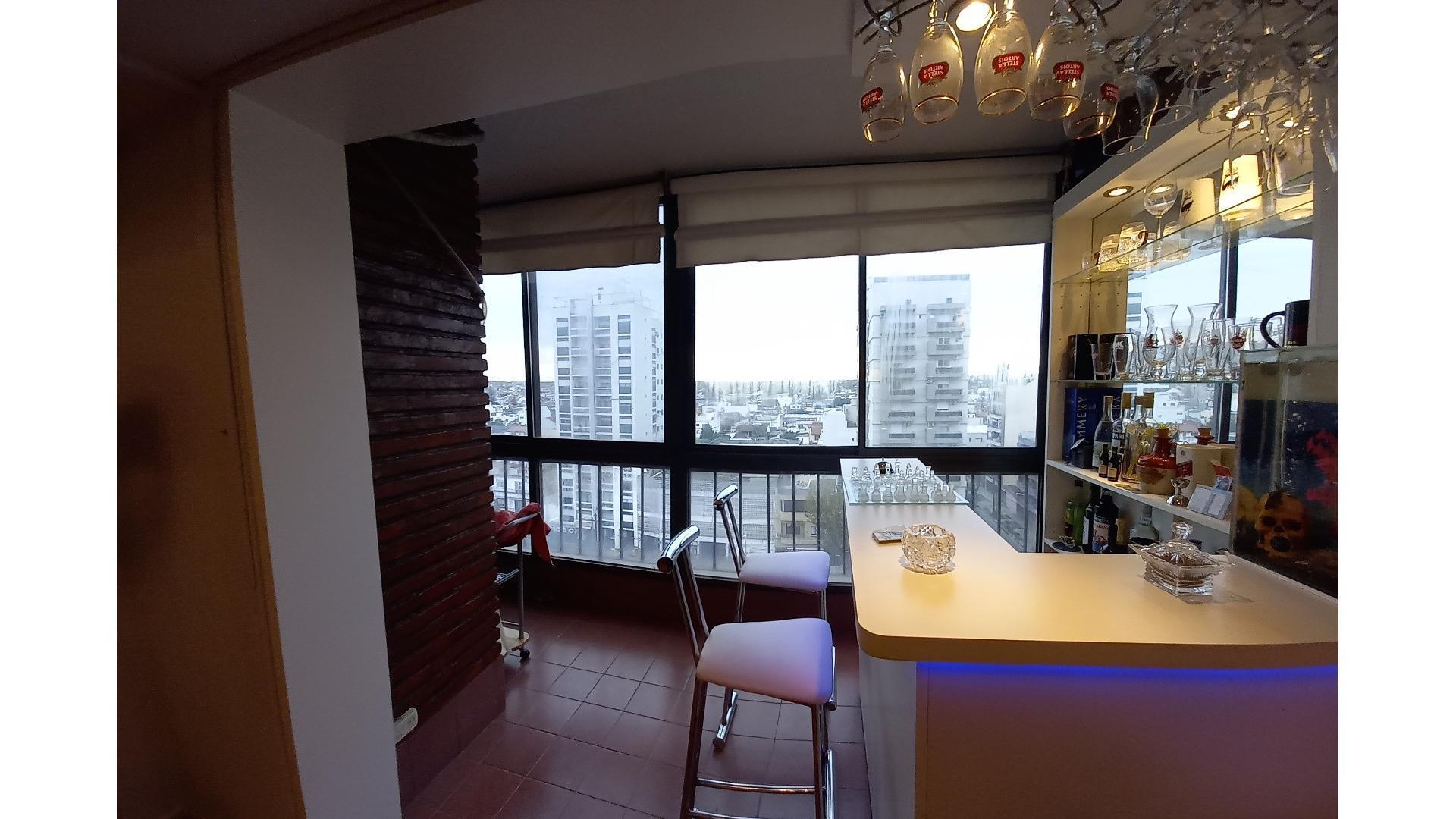 Av. Mitre 5865 , Piso 8