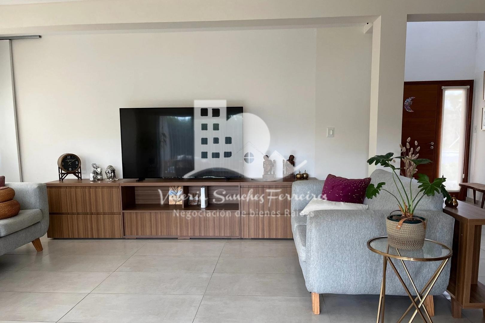 Casa a la venta en las Golondrinas