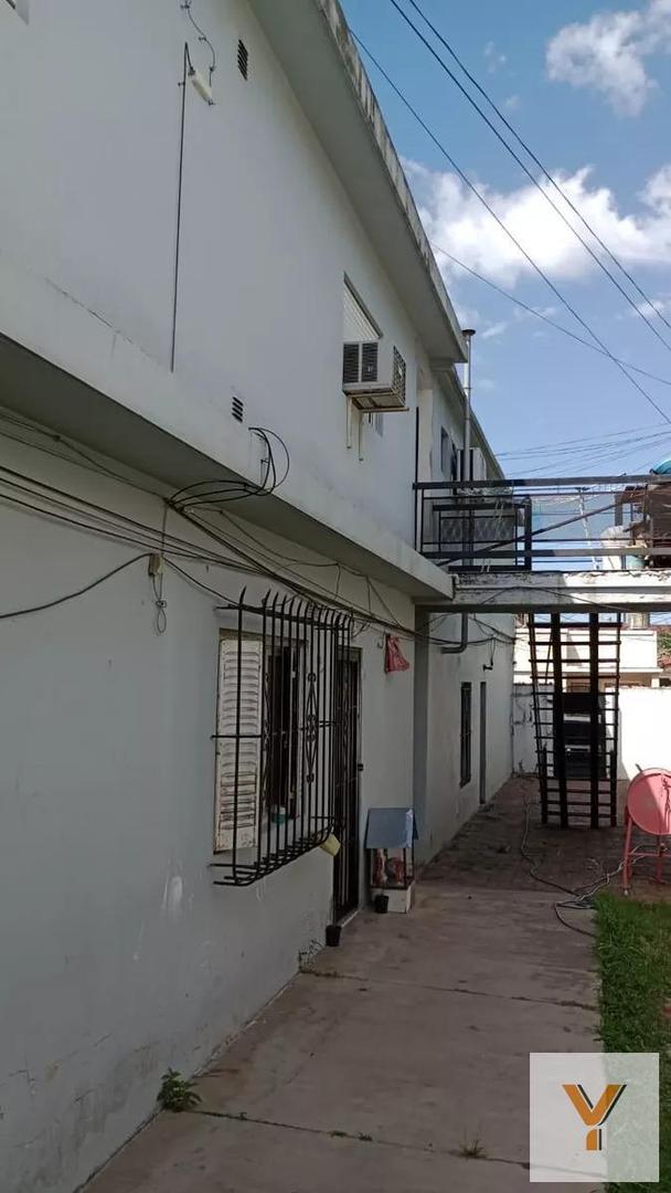 Casa 10 ambientes con 5 baños