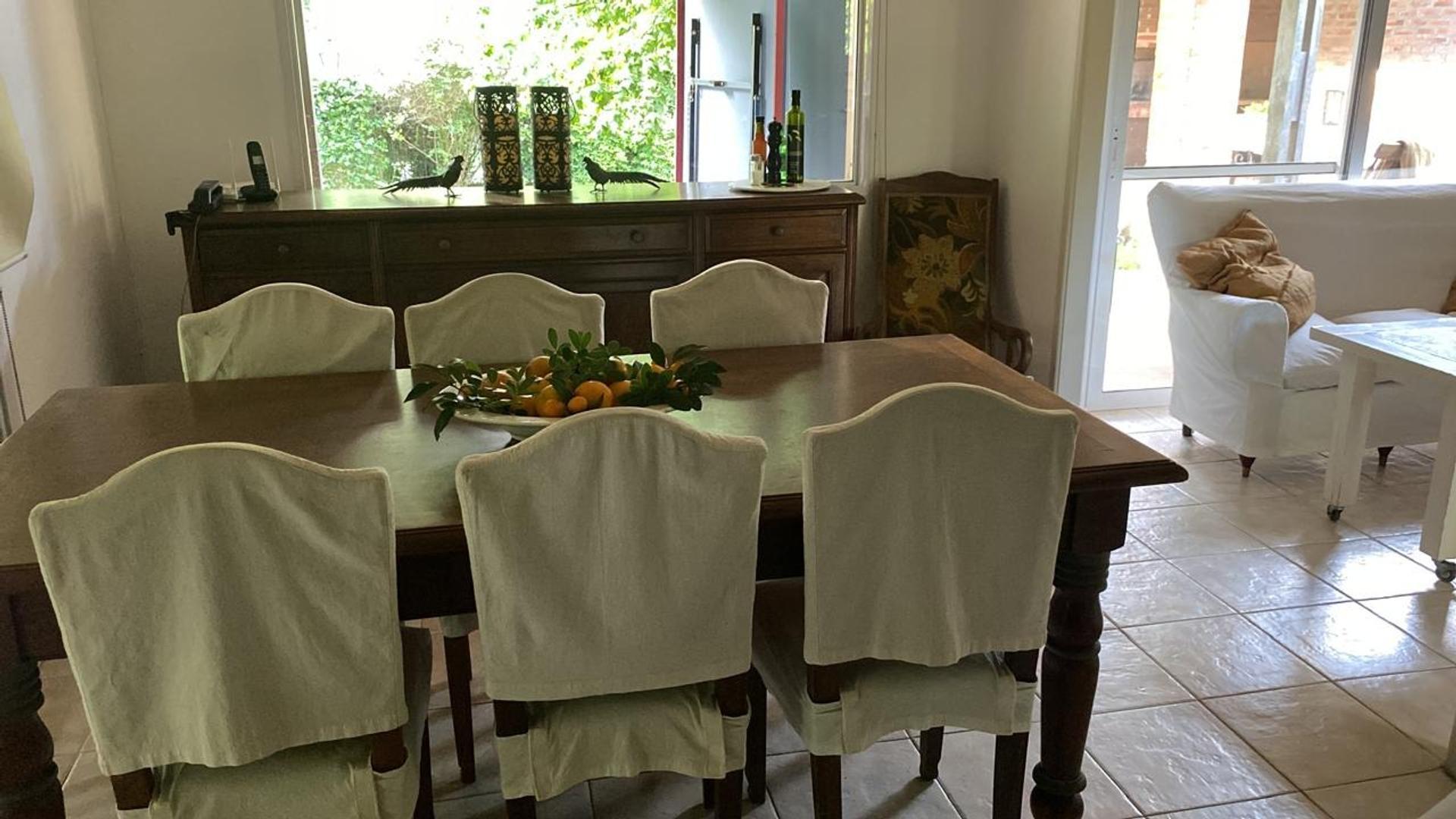 Casa en Venta con 3 cocheras