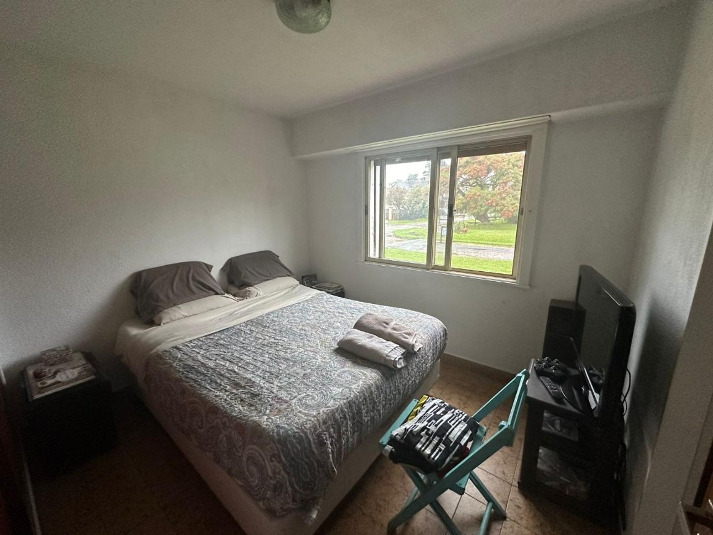 Casa en Alquiler con 2 cocheras