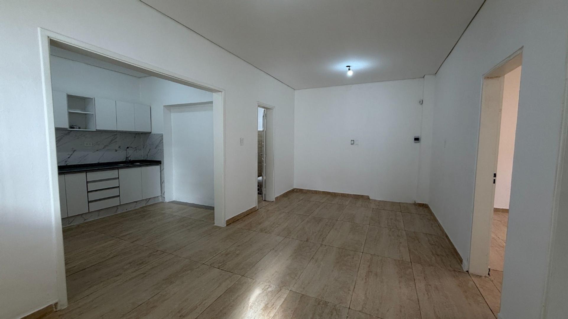 Casa 3 ambientes - Villa adelina - Alquiler