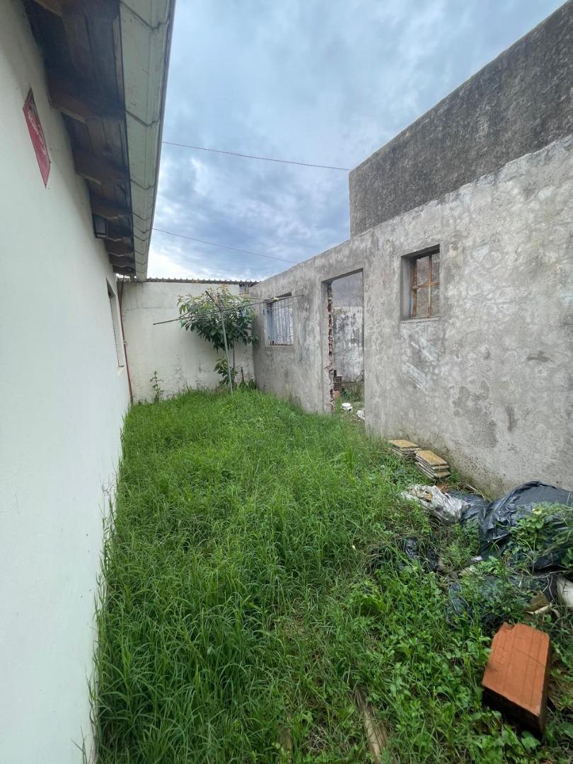 Casa en Venta con 4 cocheras