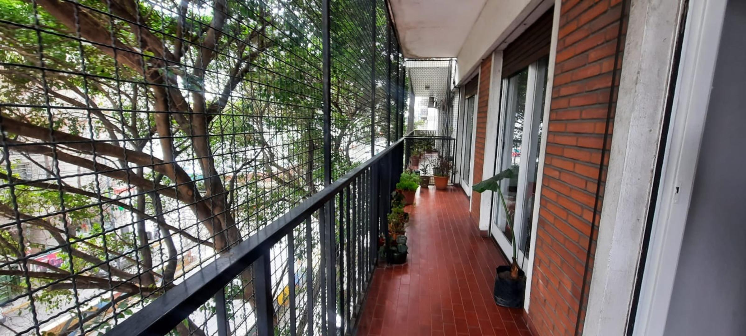 Departamento 4 ambientes con 2 baños