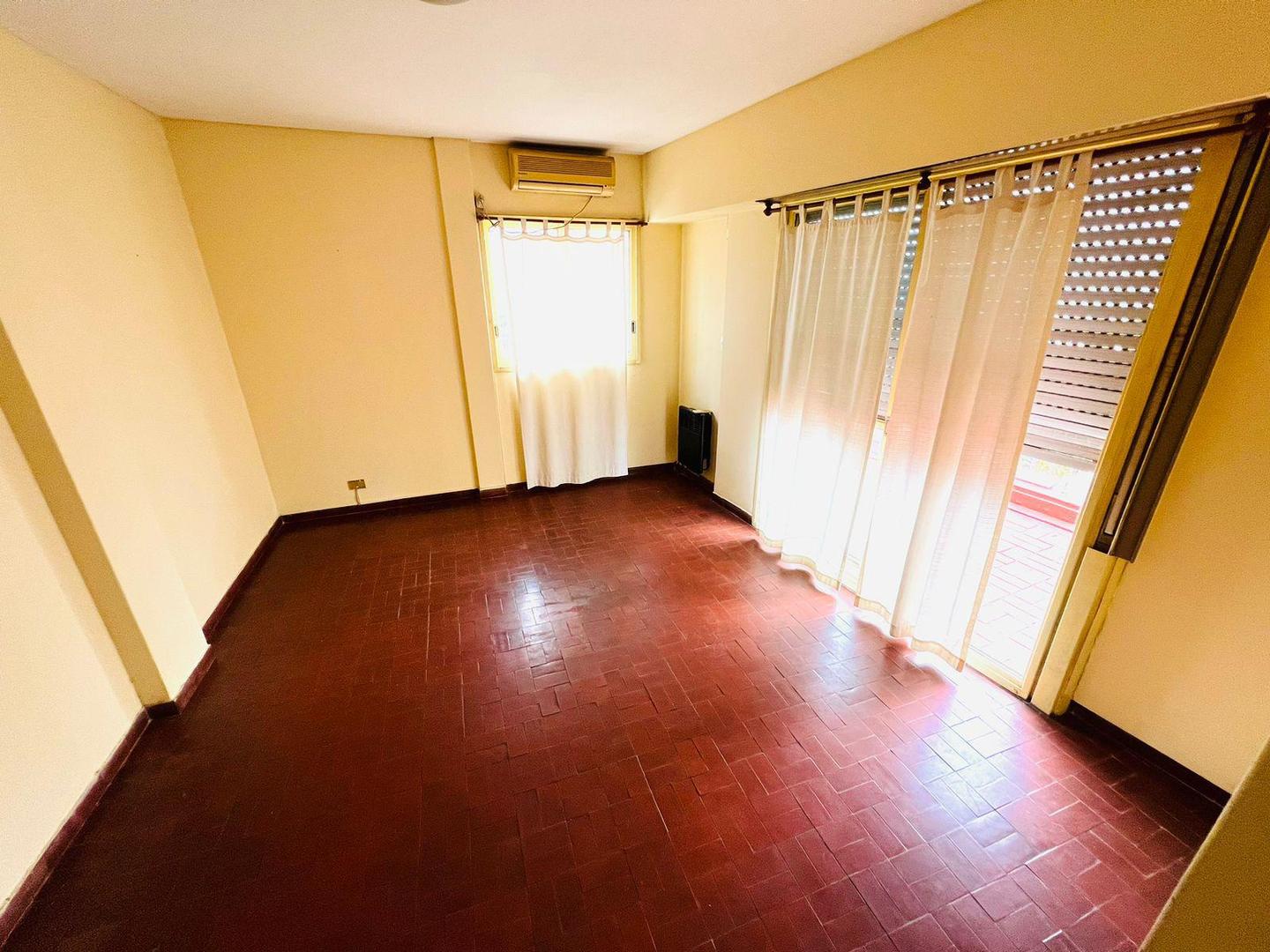 Departamento en Venta en Villa del Parque, USD 130.000