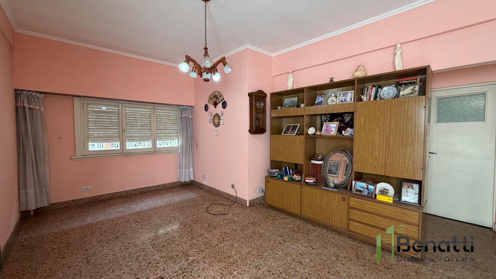 PH 2 ambientes al fondo con patio y terraza