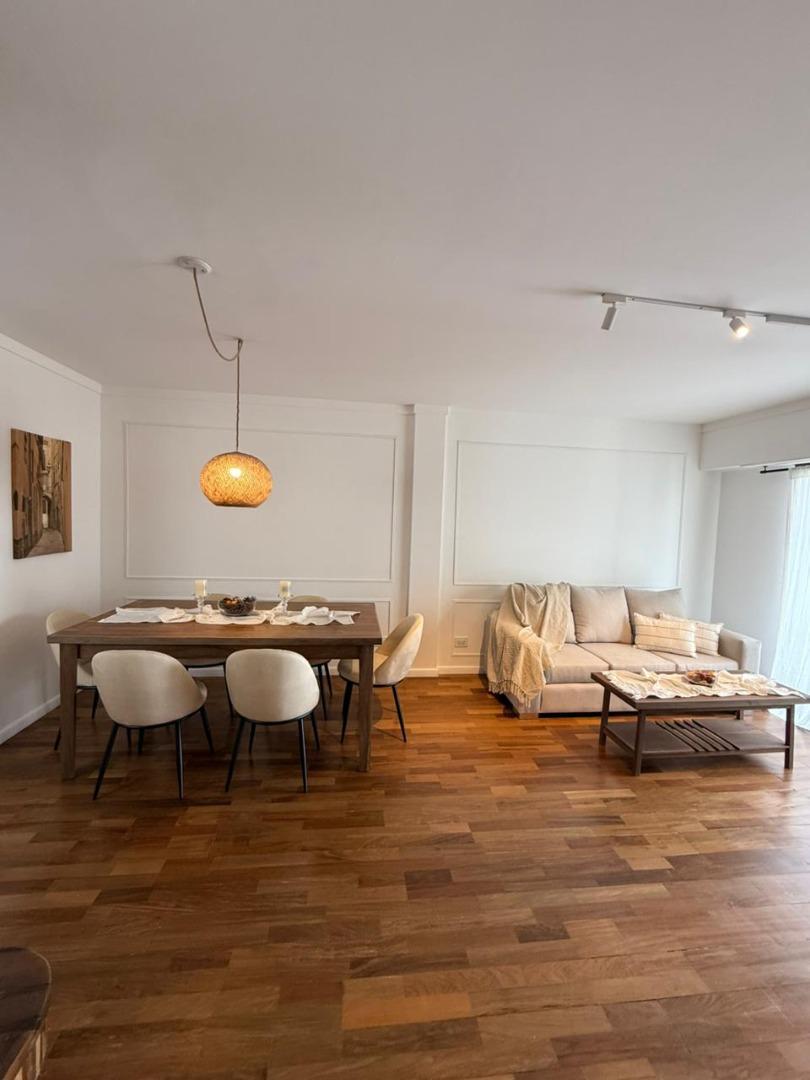 Falucho 2600, Piso 8