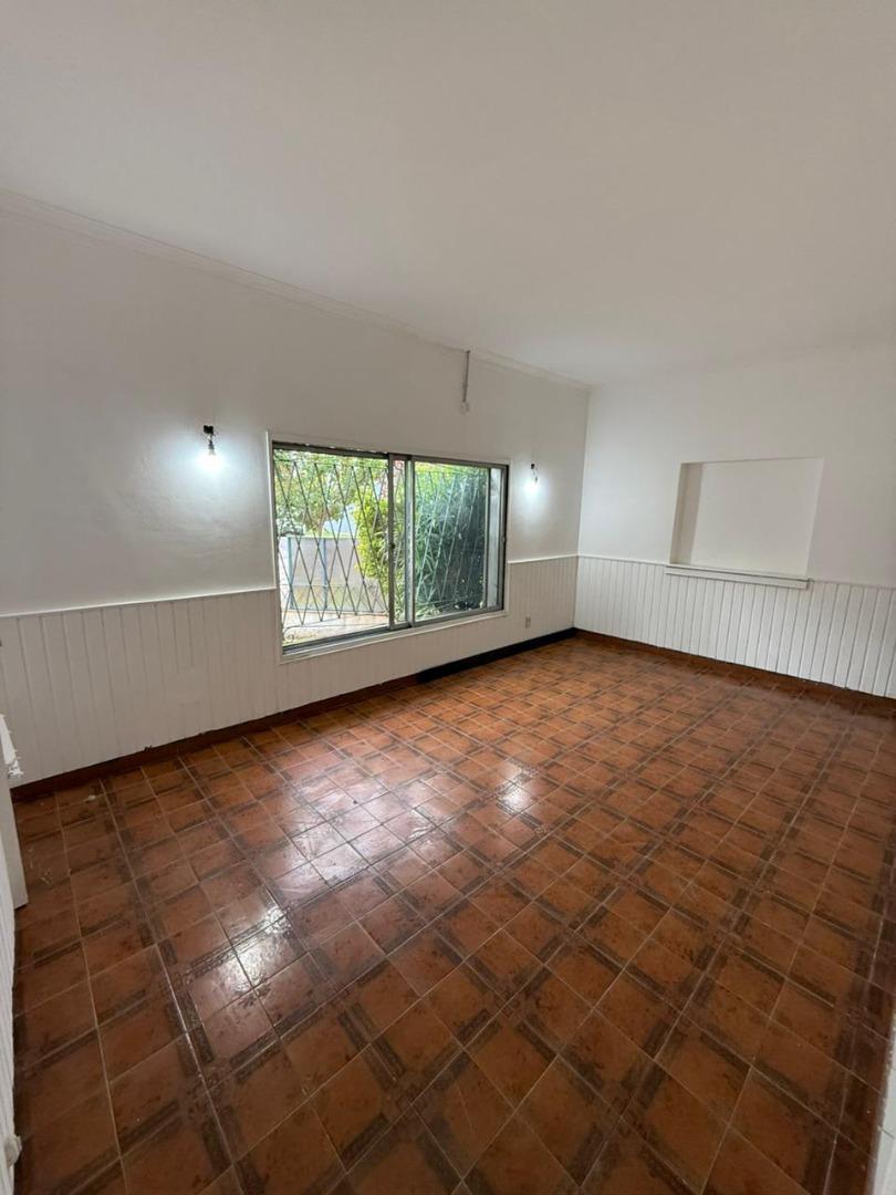 Casa en Alquiler con 1 cochera