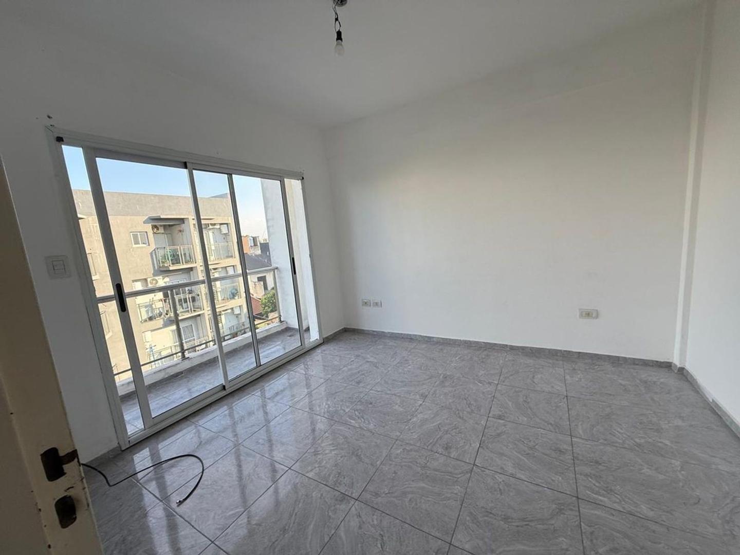 DPTO 2 AMBIENTES VILLA LUZURIAGA BALCON TERRAZA PR