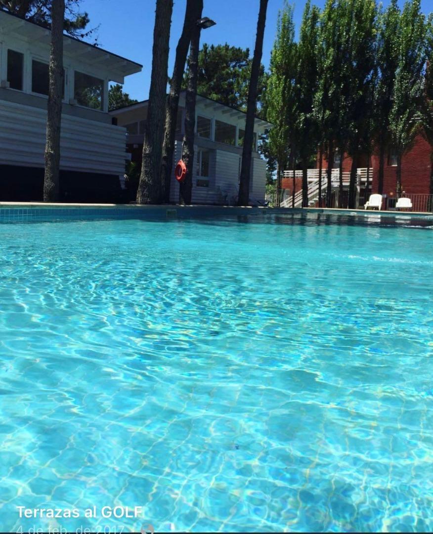 Departamento 4 ambientes con dependencia de servicio