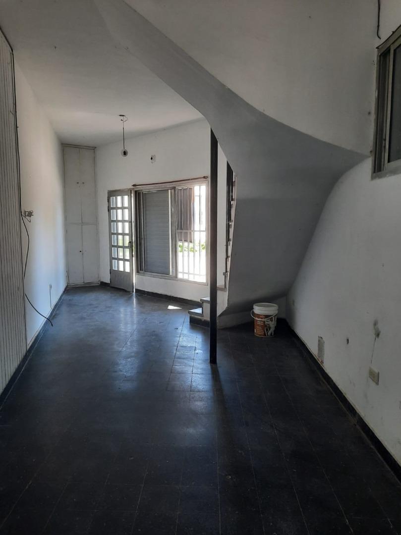 Casa 2 ambientes con 2 baños