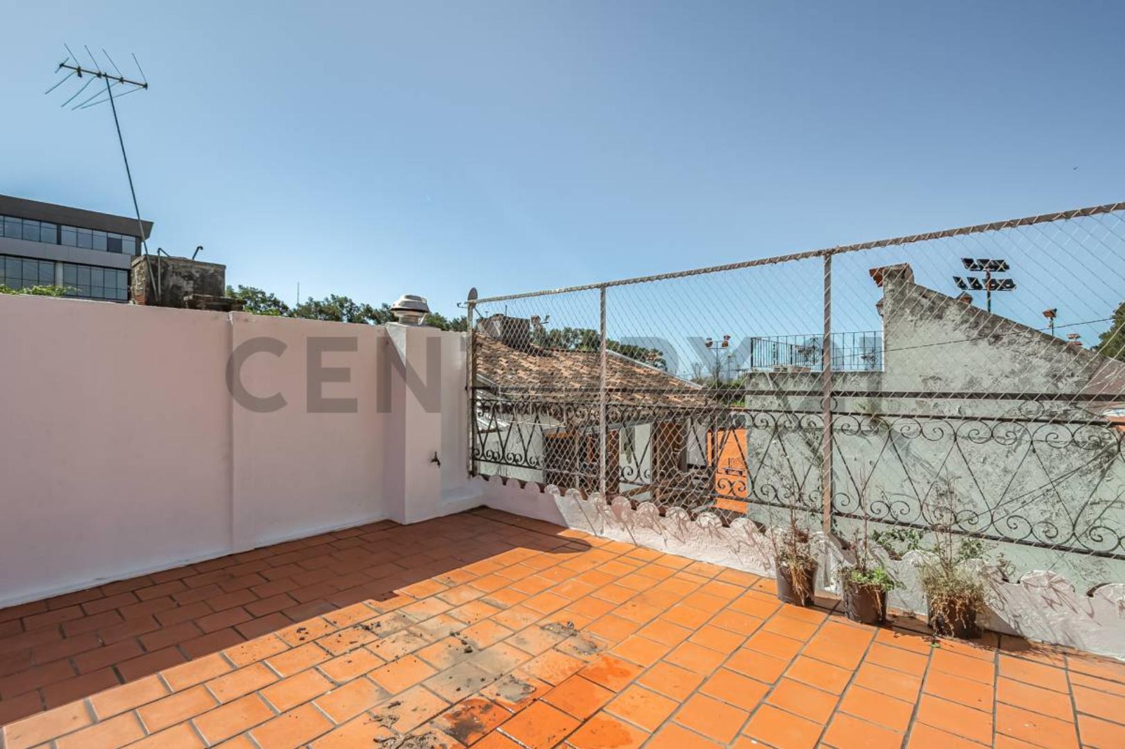 las heras 600, Piso 0