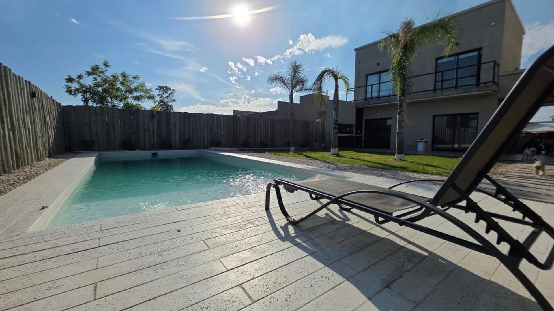 CASA 3 AMB VENTA LAGUNA AZUL EZEIZA PILETA