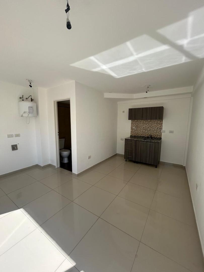 MONOAMBIENTE EN ALQUILER LOMAS VIVIENDA O APTO PROFESIONAL!