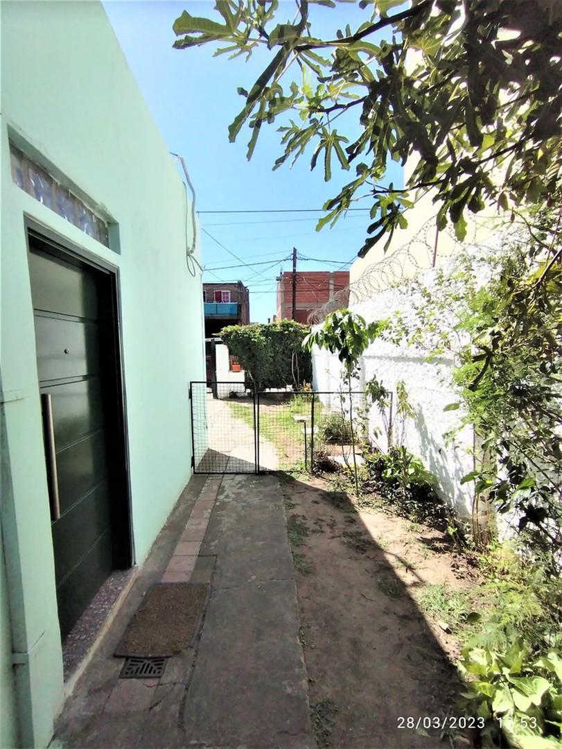 Casa 4 ambientes con 1 baño