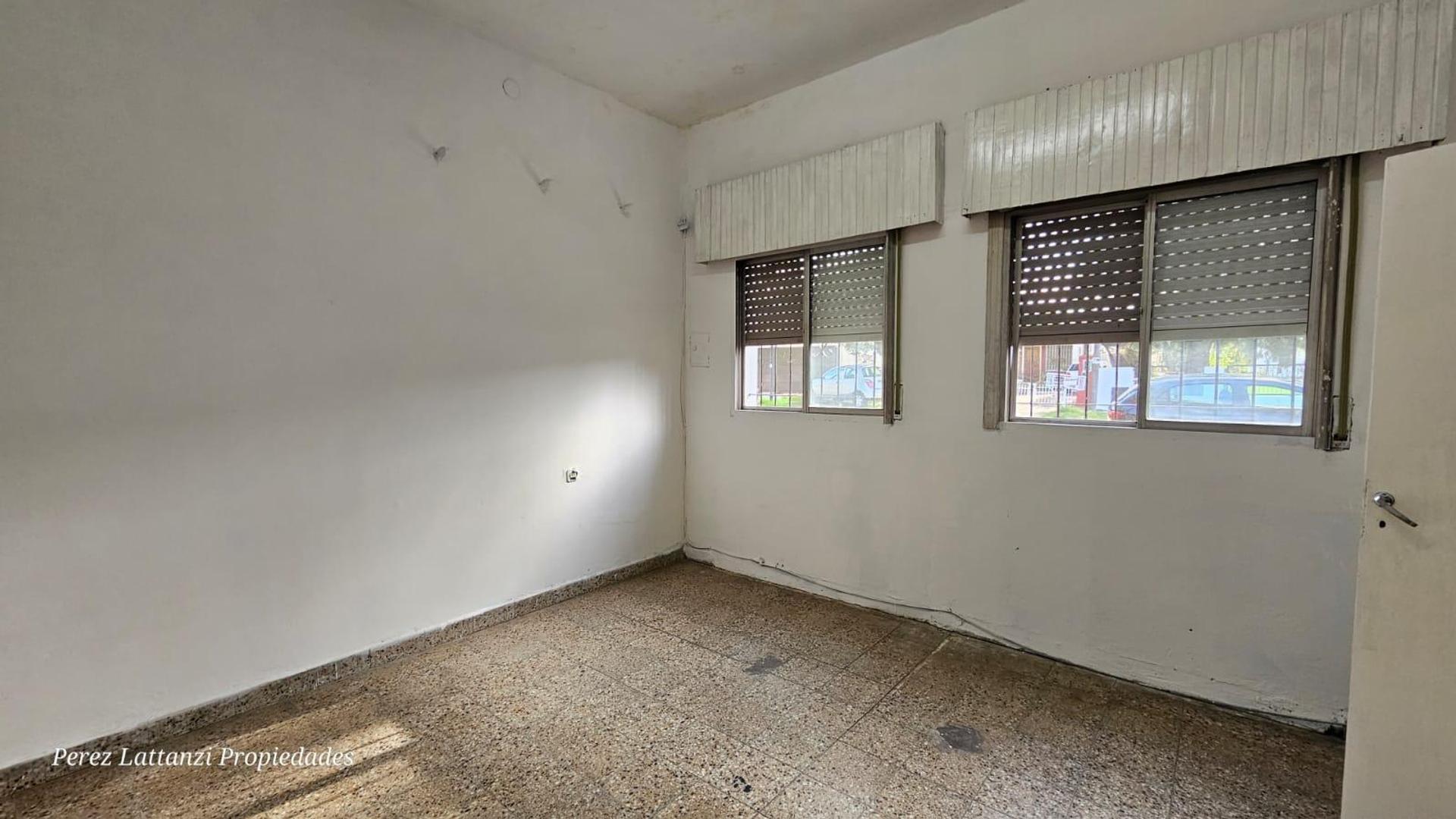 Casa 2 ambientes con 1 baño