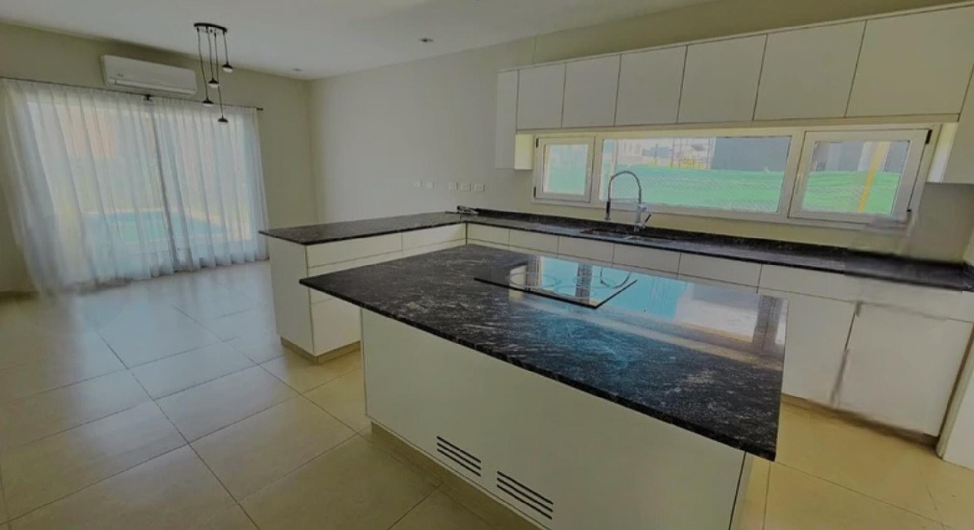 Casa en Alquiler en Vila Marina II, USD 2.000