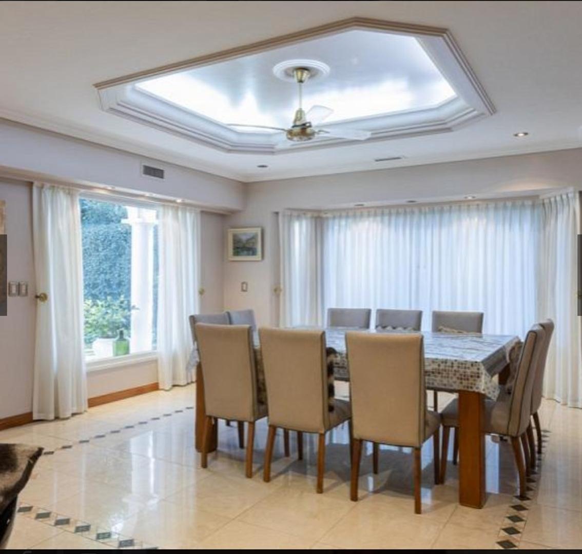 Casa en Venta de 5 dormitorios