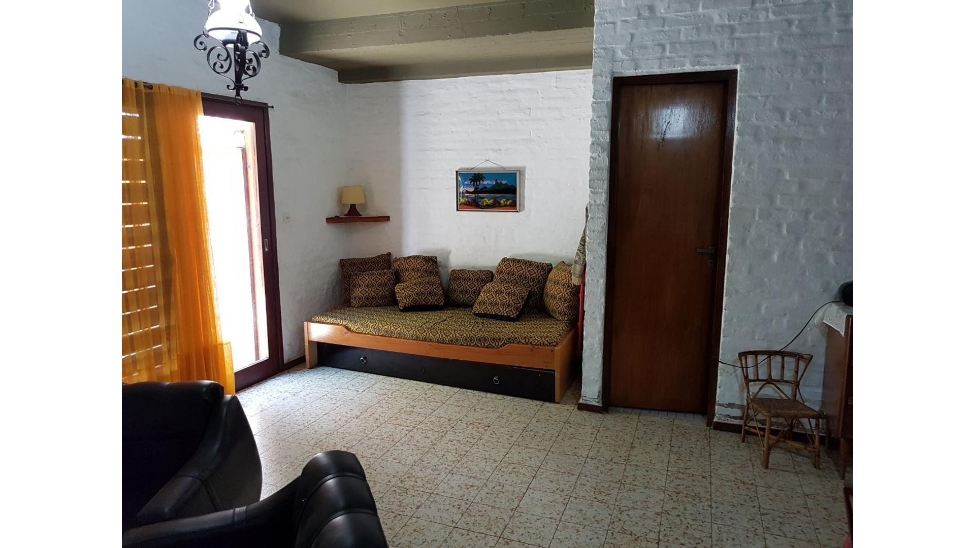 Depto Tipo Casa 3 ambientes con 1 baño