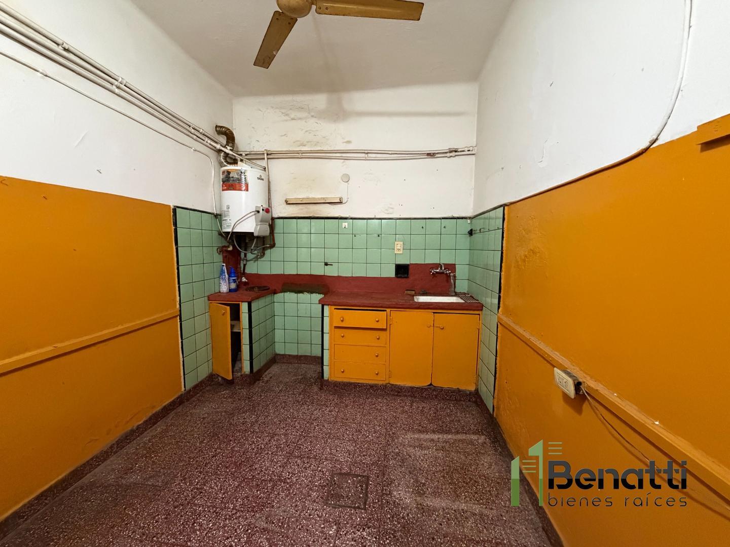 Dpto. 3 ambientes en planta baja. SIN EXPENSAS a refaccionar