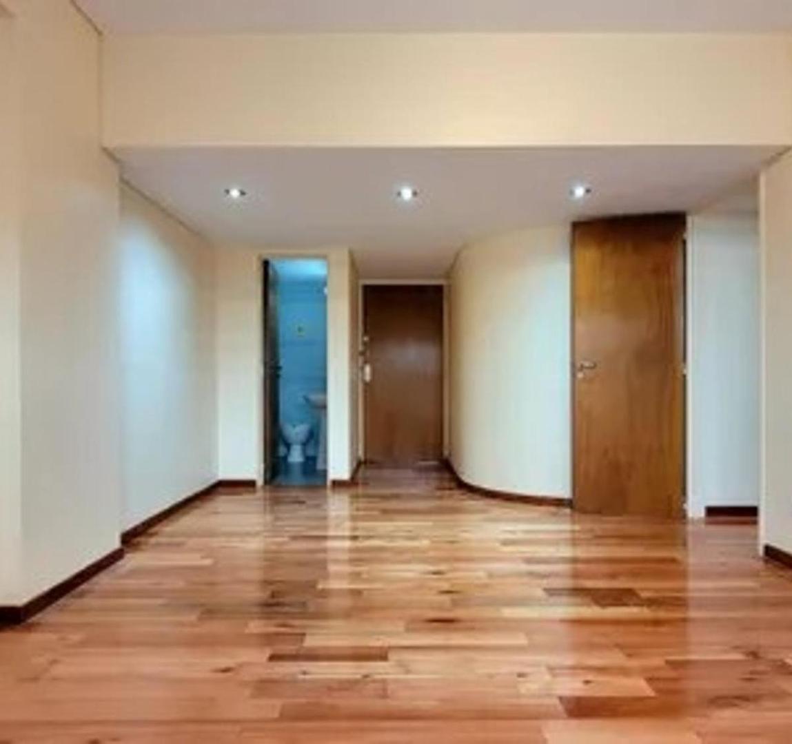 Venta Departamento 2 Ambientes con Patio en Palermo Avenida