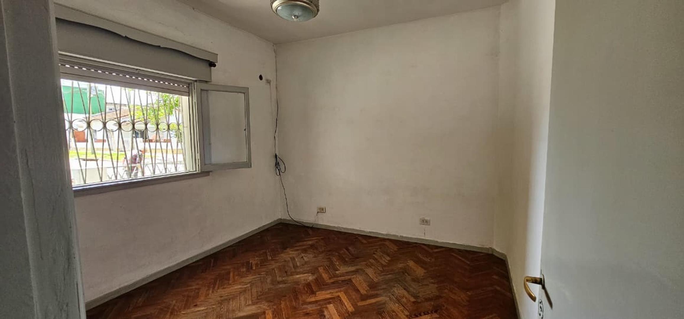 Casa en Alquiler con 1 cochera