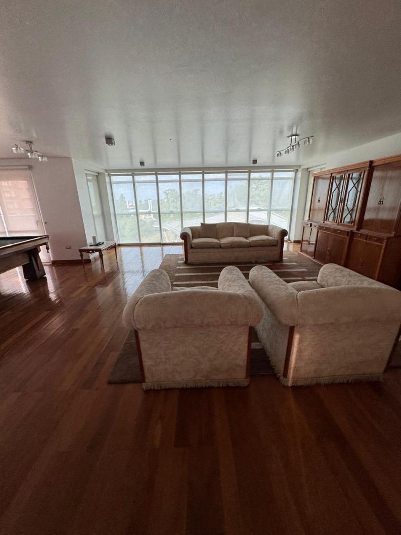 Departamento 4 ambientes con 5 baños
