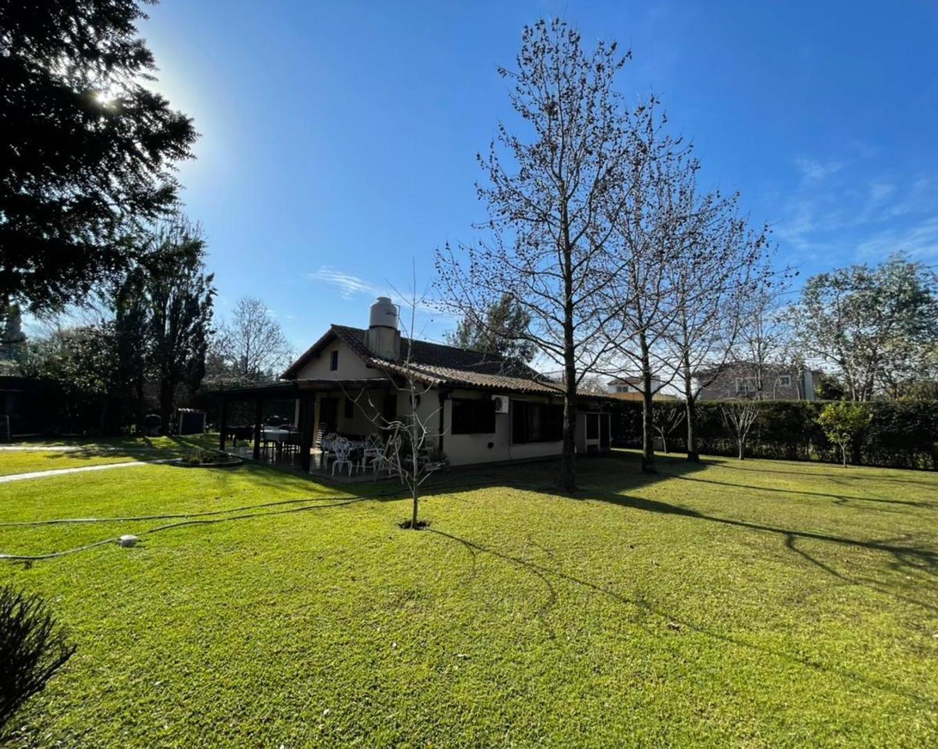 Casa en Venta con 1 cochera