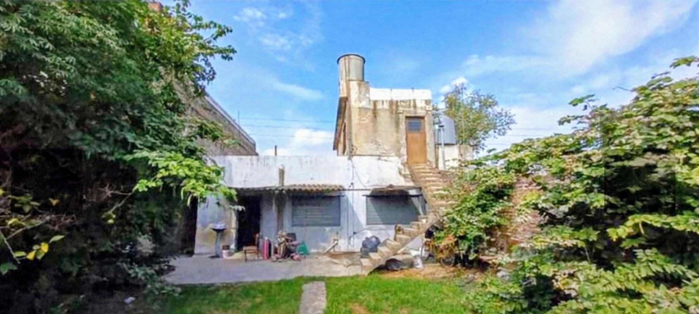 CASA CON LOCAL EN POMPEYA MERLO